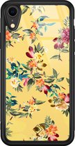 Casimoda® hoesje - Geschikt voor iPhone XR - Bloemen geel flowers - Luxe Hard Case Zwart - Backcover telefoonhoesje - Geel