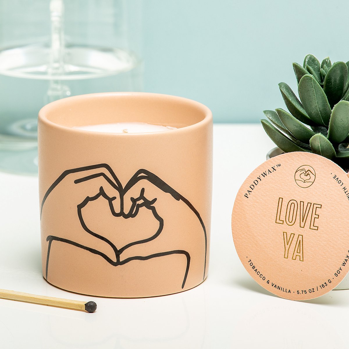 Impressions Geurkaars - Love Ya (poederroze) van Paddywax