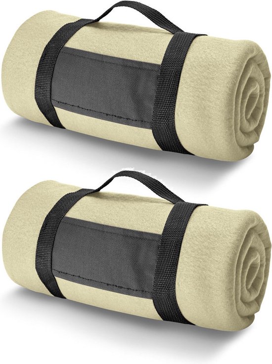 2x Fleece dekens/plaids zandkleurig met afneembaar handvat 150 x 120 cm  - Fleecedekens - Woonaccessoires