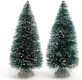 4x stuks kerstdorp onderdelen miniatuur dennenbomen/kerstbomen 15 cm - Kerstdorp maken - Kerstversiering