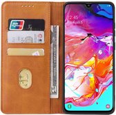 Smartphonica Samsung Galaxy A70 leren hoesje met magnetische sluiting en pashouders – Bruin / Kunstleer / Book Case geschikt voor Samsung Galaxy A70