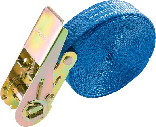 Blauwe spangordel met metalen ratel en witte stiksels, opgerold.