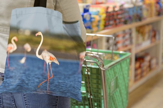 MuchoWow® Schoudertas - Strandtas - Big Shopper - Boodschappentas - Een groep flamingo's in het water - 45x45 cm - Katoenen tas