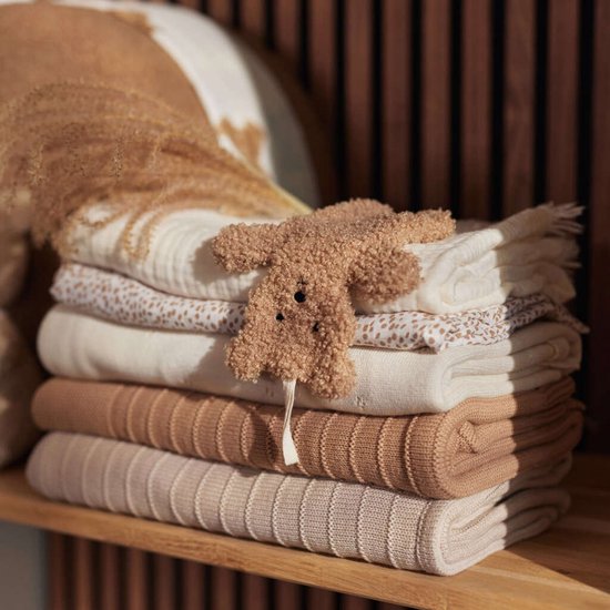 Stapel dekens met beige teddybeer speenkoord.