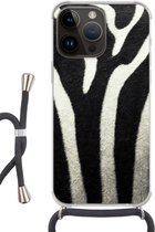Geschikt voor Apple iPhone 14 Pro - Crossbody Case - Dierenprint - Zebra - Zwart - Wit - Siliconen - Crossbody - Backcover met Koord - Telefoonhoesje met koord - Hoesje met touw
