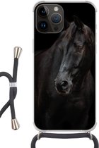Geschikt voorApple Iphone 14 Pro Max - Crossbody Case - Paard - Licht - Zwart - Siliconen - Crossbody - Backcover met Koord - Telefoonhoesje met koord - Hoesje met touw
