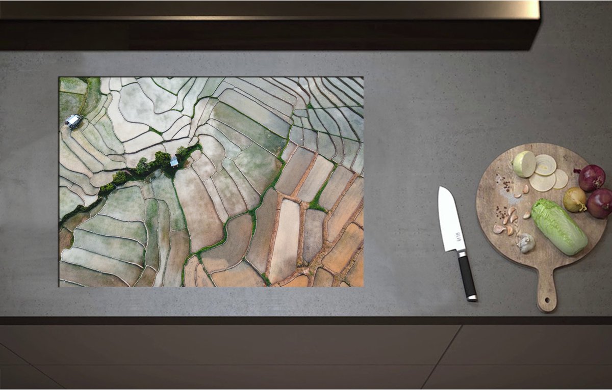 Inductieplaat Beschermer - Bovenaanzicht van de Rijstvelden van Vietnam - 75x52 cm - 2 mm Dik - Inductie Beschermer - Bescherming Inductiekookplaat - Kookplaat Beschermer van Zwart Vinyl