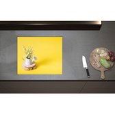 Inductieplaat Beschermer - Boeket in Gieter met Gele Achtergrond - 59x50 cm - 2 mm Dik - Inductie Beschermer - Bescherming Inductiekookplaat - Kookplaat Beschermer van Zwart Vinyl