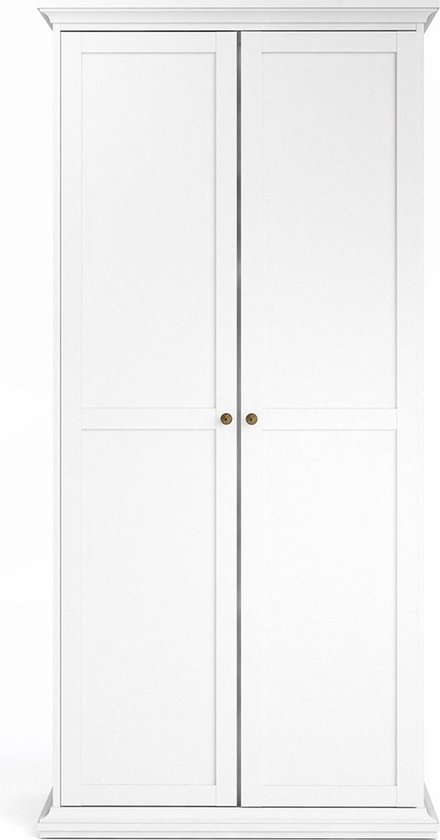 Witte tweepersoonskast met klassieke detaillering en ronde, bronskleurige handgrepen.