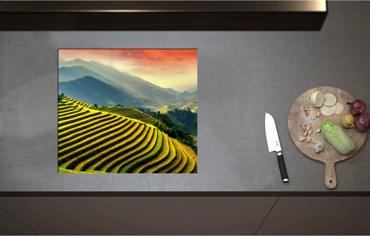 Inductieplaat Beschermer - Bergen in Indonesië Vol Rijstvelden - 57x51 cm - 2 mm Dik - Inductie Beschermer - Bescherming Inductiekookplaat - Kookplaat Beschermer van Wit Vinyl