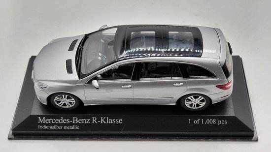 Minichamps 1:43 Mercedes-Benz 300 TE  S124  Année De Construction 1990 Argent Metallique 940037014