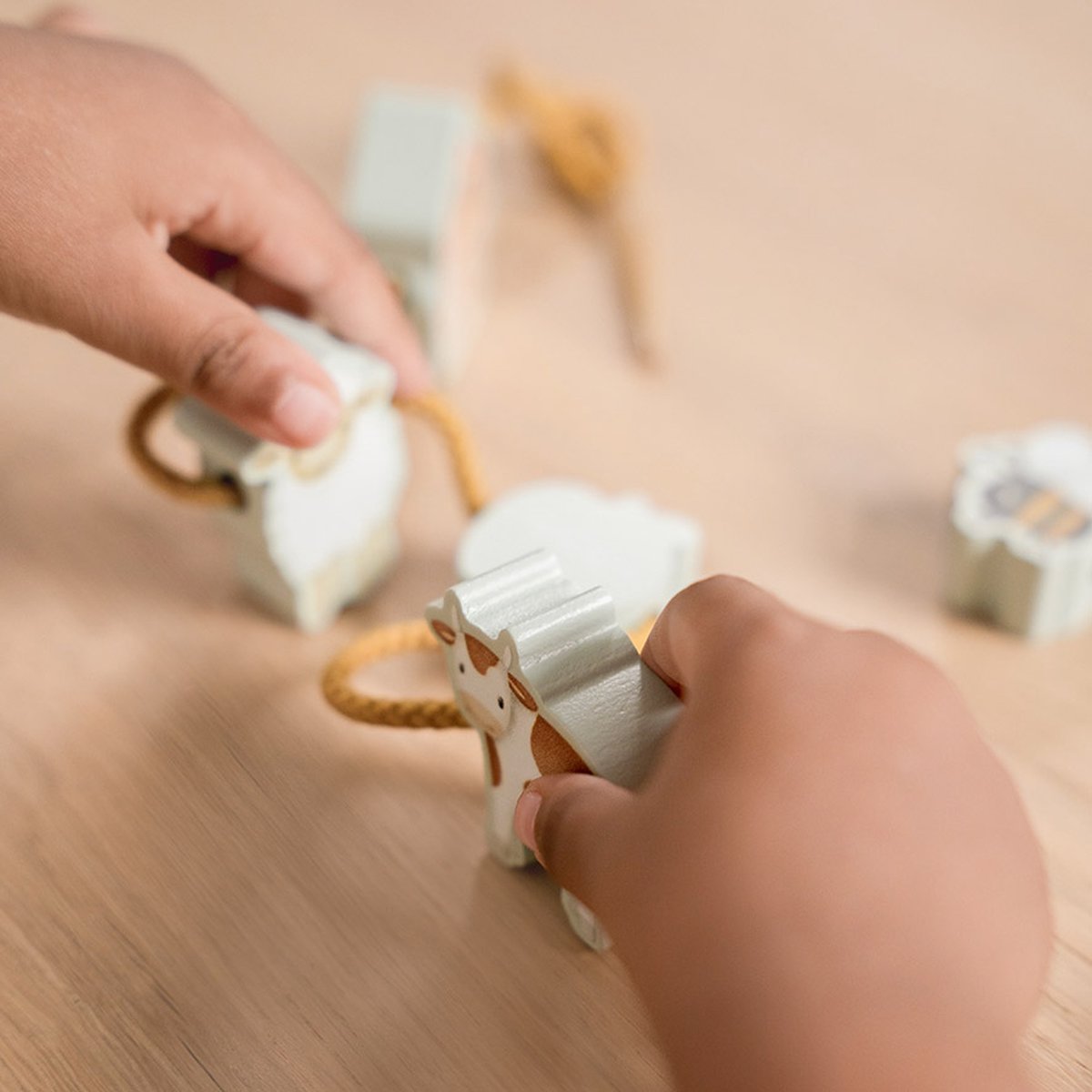 Little Dutch houten rijgkralen Little Farm - Leer rijgen - educatief speelgoed — afbeelding 10