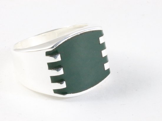 Hoogglans zilveren ring met groene agaat - maat 18.5