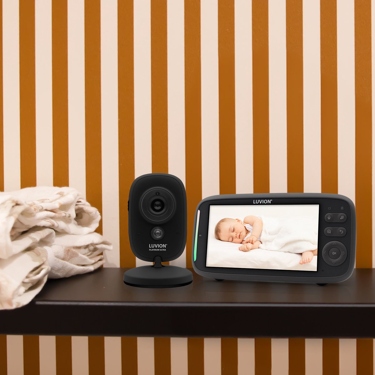 LUVION Platinum Ultra Black Babyfoon met Camera - afbeelding 3