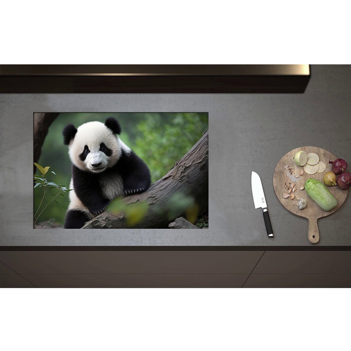 Inductieplaat Beschermer - Aankijkende Panda op Boomstam in het Bos - 75x50 cm - 2 mm Dik - Inductie Beschermer - Bescherming Inductiekookplaat - Kookplaat Beschermer van Wit Vinyl