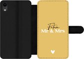 Bookcase Geschikt voor iPhone XR telefoonhoesje - 'Future Mr & Mrs' - Trouwen - Spreuken - Quotes - Met vakjes - Wallet case met magneetsluiting