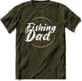 Fishing Dad - Vissen T-Shirt | Oranje | Grappig Verjaardag Vis Hobby Cadeau Shirt | Dames - Heren - Unisex | Tshirt Hengelsport Kleding Kado - Leger Groen - S