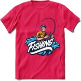 Fishing - Vissen T-Shirt | Grappig Verjaardag Vis Hobby Cadeau Shirt | Dames - Heren - Unisex | Tshirt Hengelsport Kleding Kado - Roze - XXL