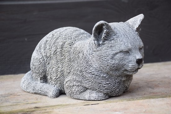 Chat couché, statue de jardin, 18 cm de long