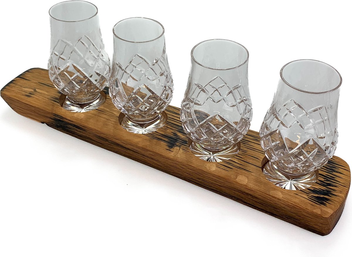 Whiskyglashouder van oude whiskyvaten met 4 Glencairn Cut Whiskyglazen - Darach en Glencairn Crystal Scotland