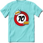 70 Jaar Hoera Verkeersbord T-Shirt | Grappig Verjaardag Cadeau | Dames - Heren | - Licht Blauw - XL