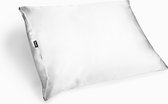 Gevoerd satijnen kussensloop, Nordic Pillow van Sømnum. Bright white / Bright white.