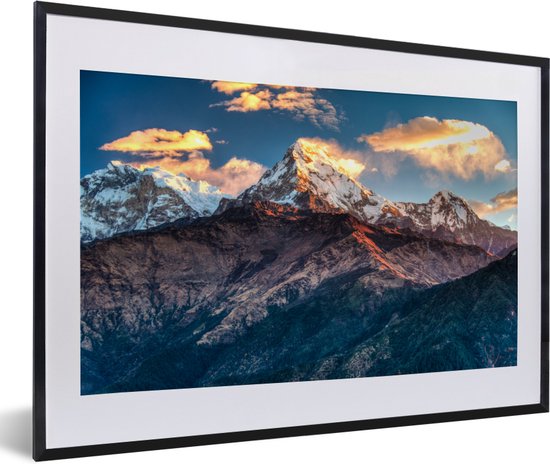 Fotolijst incl. Poster - Annapurna berg met zon op wolken, Nepal - 60x40 cm - Posterlijst