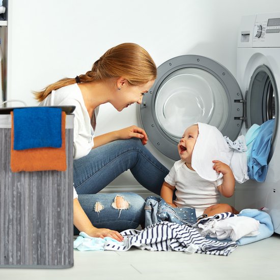 Relaxdays wasmand bamboe met 2 vakken, HBD: 64 x 55 x 34,5 cm, wassorteerder met deksel, uitneembare waszak, natuur
