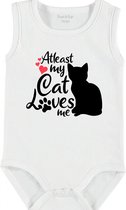 Baby Rompertje met tekst 'At least my cat loves me' | mouwloos l | wit zwart | maat 62/68 | cadeau | Kraamcadeau | Kraamkado