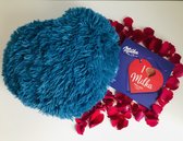 Gustiana Liefdespakket - i Love Milka Chocolade + Hart kussen Petrol blauw 35cm