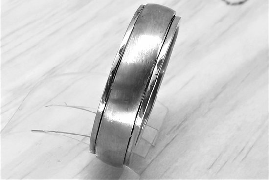 RVS - strakke - Ring - Anxiety - maat 23 - Elegant geborsteld zilver ( Met een Anxiety ring kun je je gedachten verzetten en weer even tot rust komen. ).