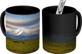 Magische Mok - Foto op Warmte Mok - Bergen - Gras - Rusland - 350 ML - Uitdeelcadeautjes
