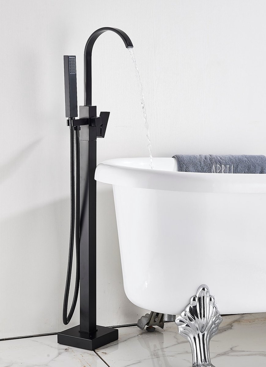 SaniSupreme® Badkraan Sienna vrijstaand model met handdouche mat zwart hoge uitloop