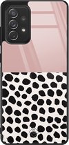 Samsung A52 hoesje glass - Stippen roze | Samsung Galaxy A52 5G case | Hardcase backcover zwart
