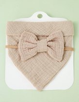 Little koekies - bandana slab met strik beige - babygirl - morsen - haarbandje - babyhaarbandje - kraamcadeau