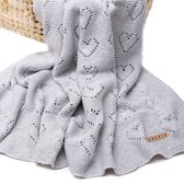 Snufie babydeken |  100% katoen|  gehaakt motief met hart | extra zacht 100x80cm | Pluis vrije deken |Premium babydekentjes voor  ledikant | voor jongens en meisjes grijs