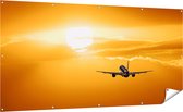 Gards Tuinposter Vliegtuig bij Zonsondergang - 200x100 cm - Tuindoek - Tuindecoratie - Wanddecoratie buiten - Tuinschilderij