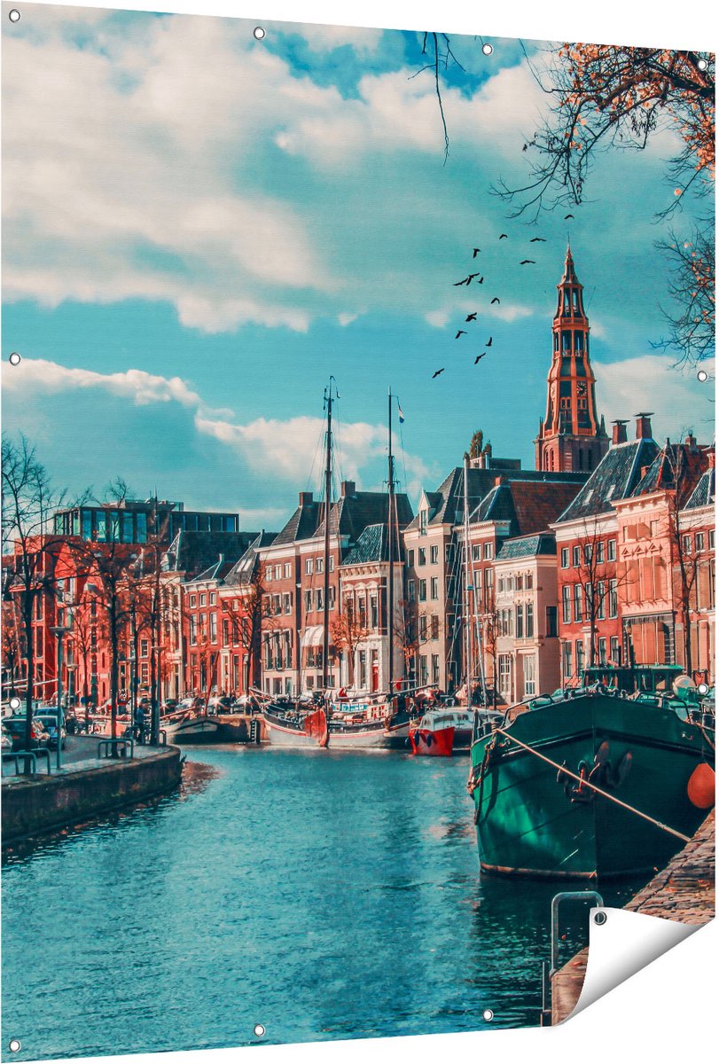 Gards Tuinposter Gracht in Groningen - 120x150 cm - Tuindoek - Tuindecoratie - Wanddecoratie buiten - Tuinschilderij Multikleur