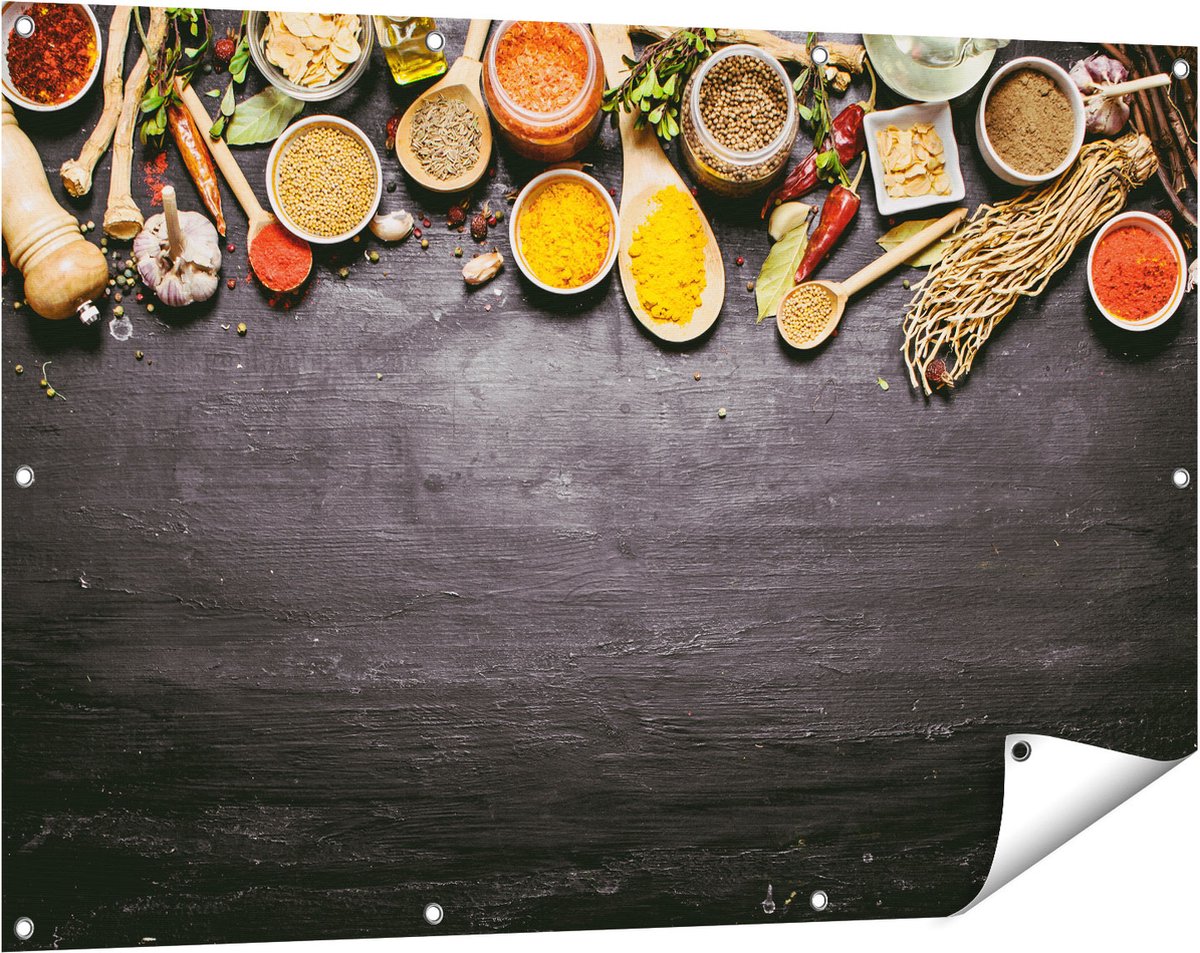 Gards Tuinposter Indiase Kruiden op een Zwarte Tafel - 120x80 cm - Tuindoek - Tuindecoratie - Wanddecoratie buiten - Tuinschilderij Multikleur
