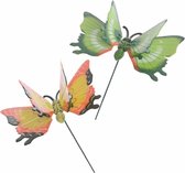 2x stuks Metalen deco vlinders groen en geel van 11 x 70 cm op tuinstekers - Dieren decoratie tuin beeldjes/beelden