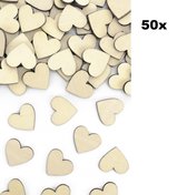 50x Houten hartjes confetti 2cm x 2cm - Huwelijk liefde thema feest festival trouwen festival