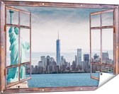 Gards Tuinposter Doorkijk Vrijheidsbeeld in New York - 120x80 cm - Tuindoek - Tuindecoratie - Wanddecoratie buiten - Tuinschilderij