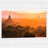 Muursticker - Fel Zonlicht over de Tempels van Myanmar - 60x40 cm Foto op Muursticker