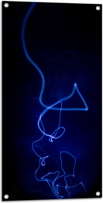 Tuinposter – Blauwe Lichtstrepen tegen Zwarte Achtergrond (Niet Lichtgevend) - 50x100 cm Foto op Tuinposter (wanddecoratie voor buiten en binnen)