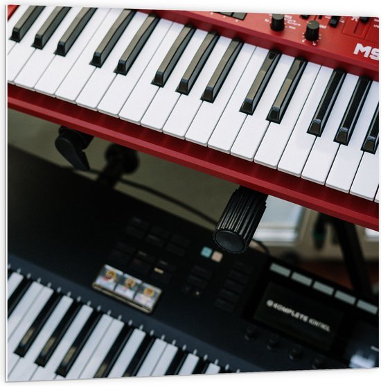 PVC Schuimplaat - Rood en Zwart Keyboard - 100x100 cm Foto op PVC Schuimplaat (Met Ophangsysteem)