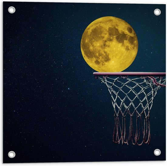 Tuinposter – Maan met Gele Gloed in Basketbal Net - 50x50 cm Foto op Tuinposter (wanddecoratie voor buiten en binnen)