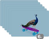 Placemat - Placemats kunststof - Pauw - Blauw - Skateboard - Dieren - Grappig - 45x30 cm - 6 stuks - Hittebestendig - Anti-Slip - Onderlegger - Afneembaar