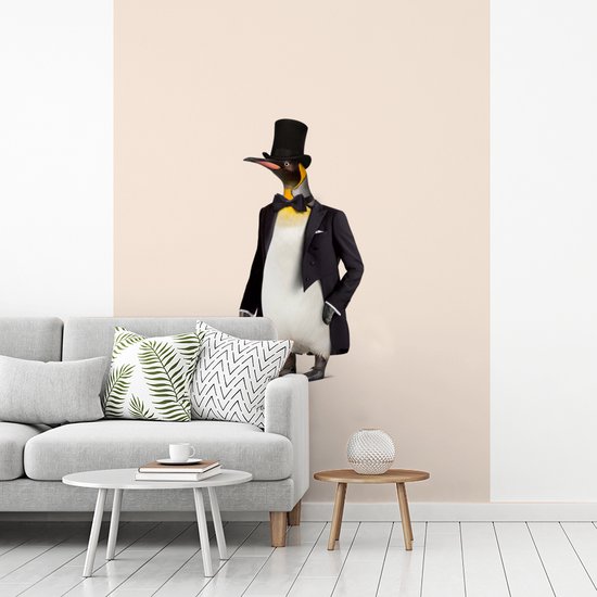 Behang - Fotobehang Pinguïn - Dier - Hoed - Zwart - Breedte 160 cm x hoogte 220 cm