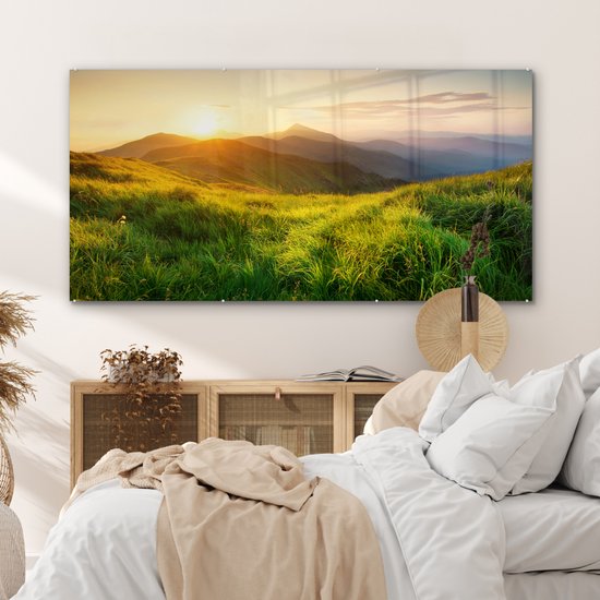 MuchoWow - Peinture sur verre - Herbe - Montagnes - Soleil - Nature - Photo sur verre - Décoration murale - Peinture sur verre - 160x80 cm - Verre acrylique - Décoration murale - Peinture sur verre nature