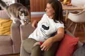 Shirt - Purrfect balance - Wurban Wear | Grappig shirt | Kat | Unisex tshirt | Kattenbak | Liefde | Knuffel | Wit
